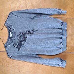 Embroidered floral sweatshirt pullover by Solitaire.  Gray. 100% cotton. Medium.